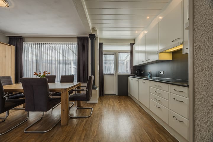 Photo 2 of Willem Barentszstraat 14