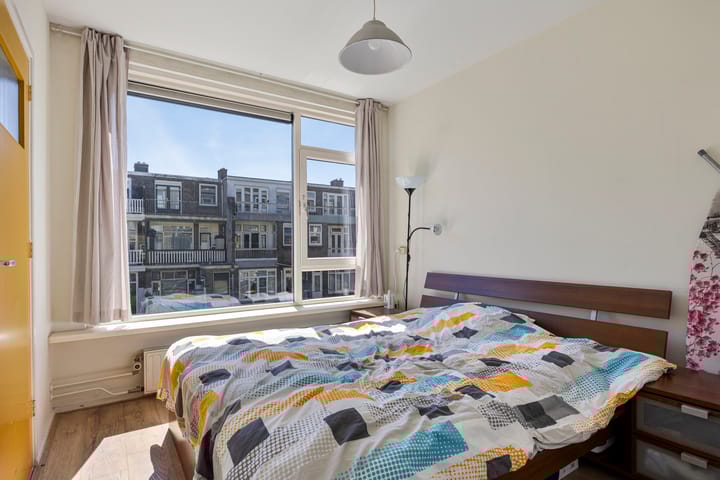 Photo 11 of Newtonplein 49