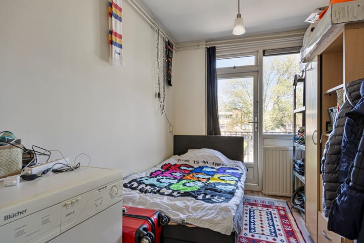 Photo 15 of Newtonplein 49