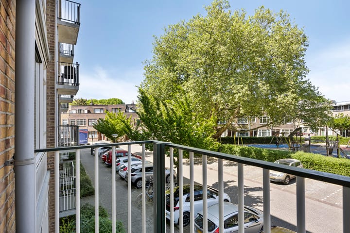 Photo 17 of Newtonplein 49