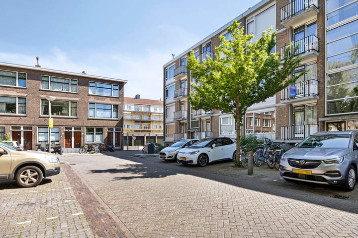 Photo 21 of Newtonplein 49