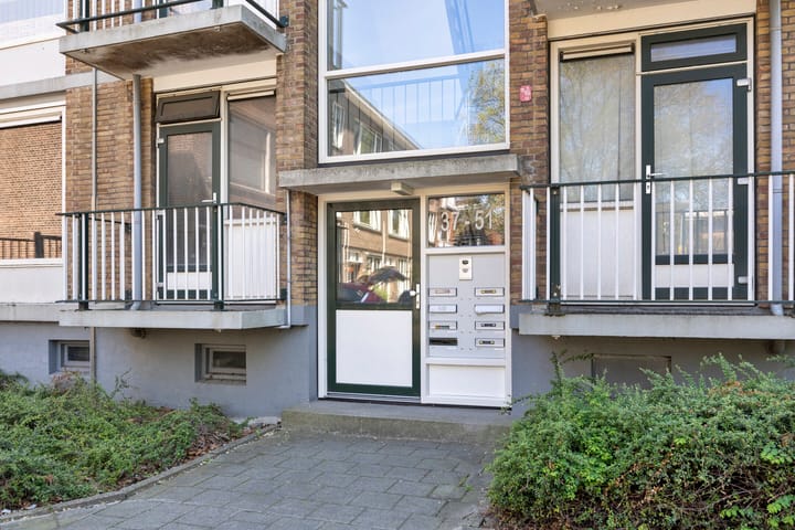 Photo 2 of Newtonplein 49