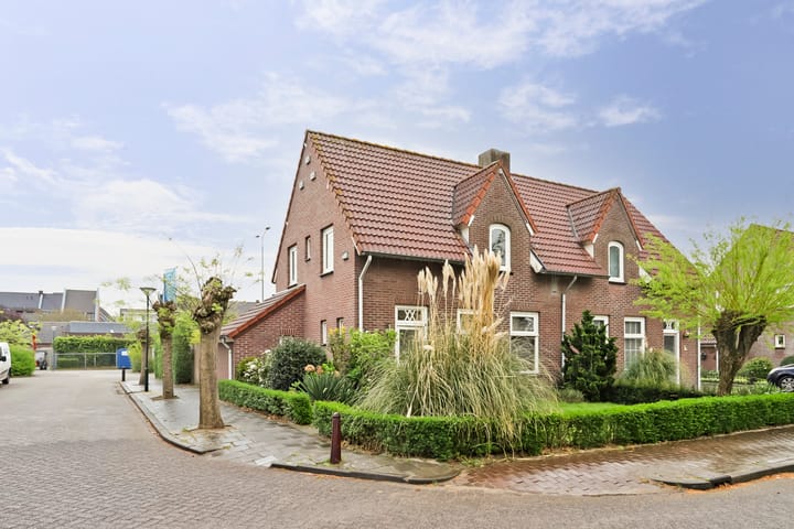 Foto 2 van Deken Cauthalsstraat 1