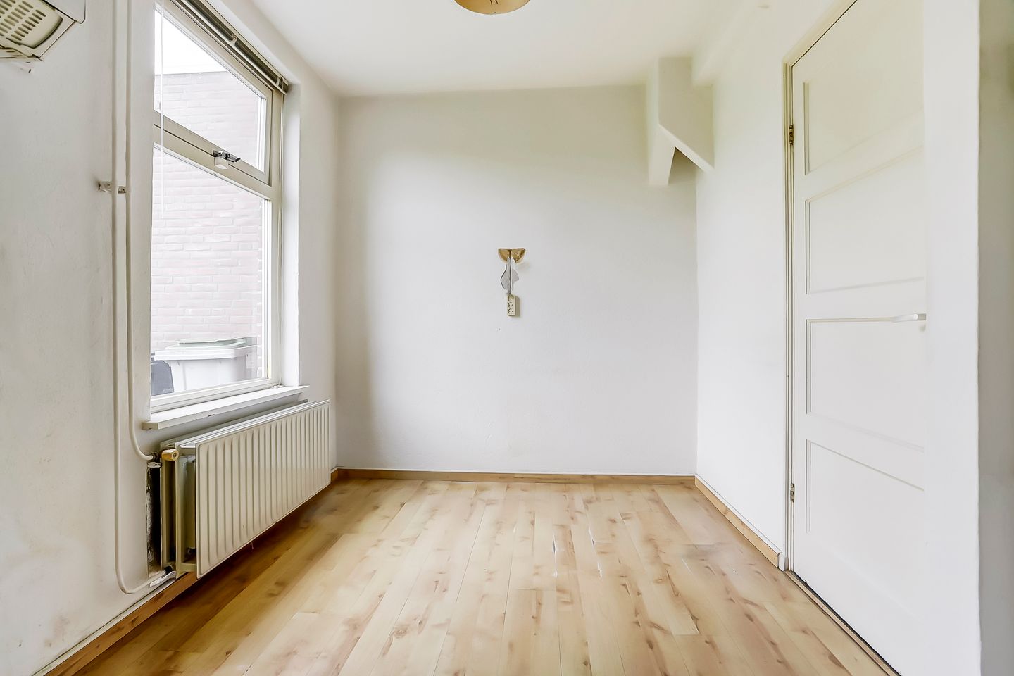 Foto 10 van Deken Cauthalsstraat 1