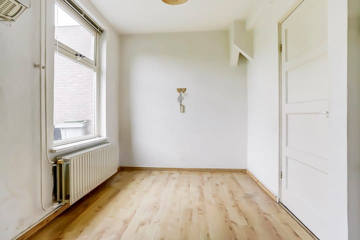 Foto 10 van Deken Cauthalsstraat 1