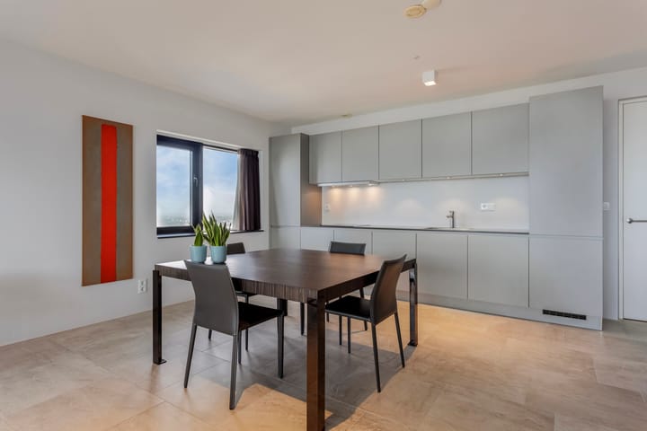 Foto 2 van Anna van Buerenplein 239