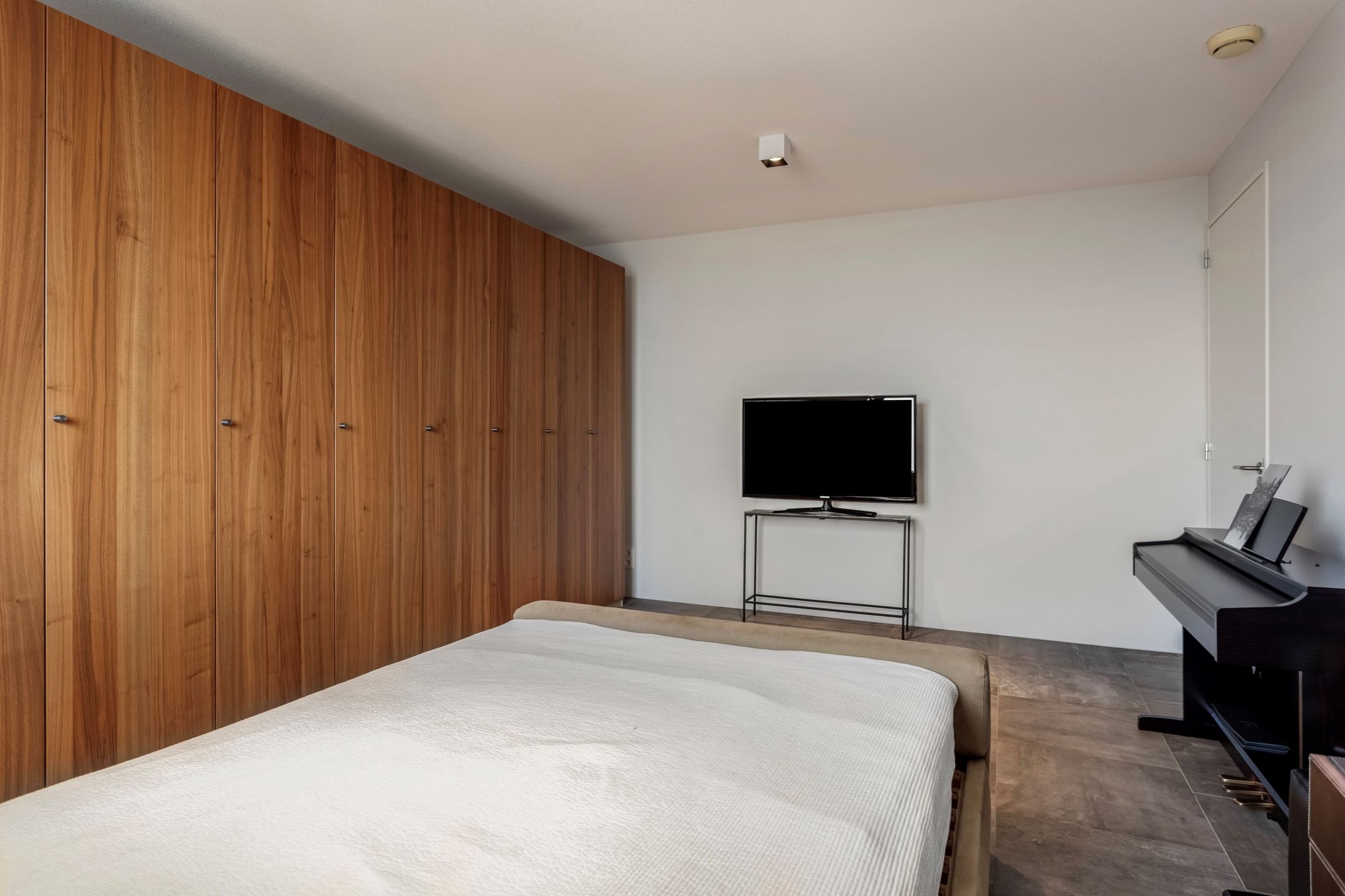 Photo 9 of Anna van Buerenplein 239