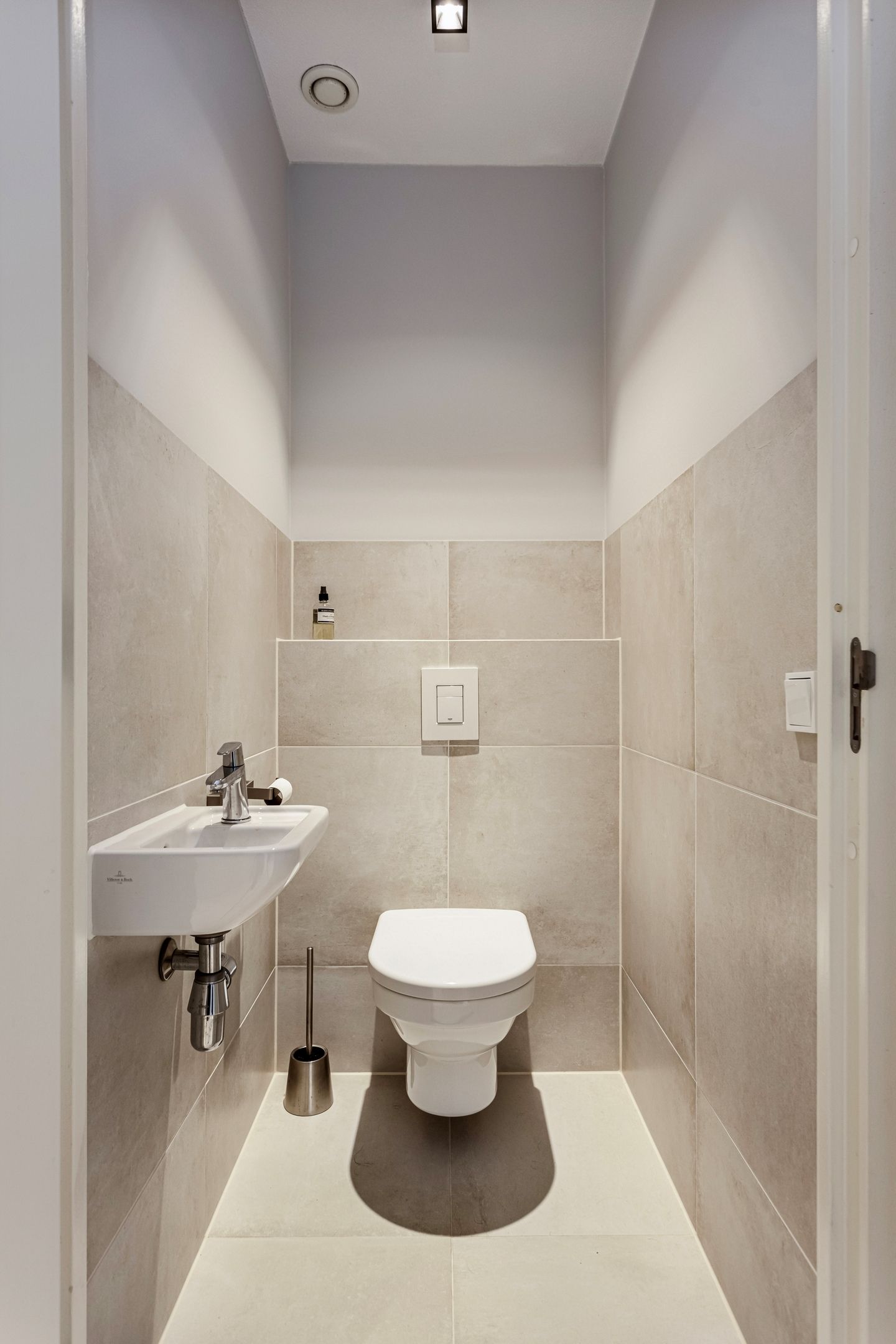 Photo 14 of Anna van Buerenplein 239