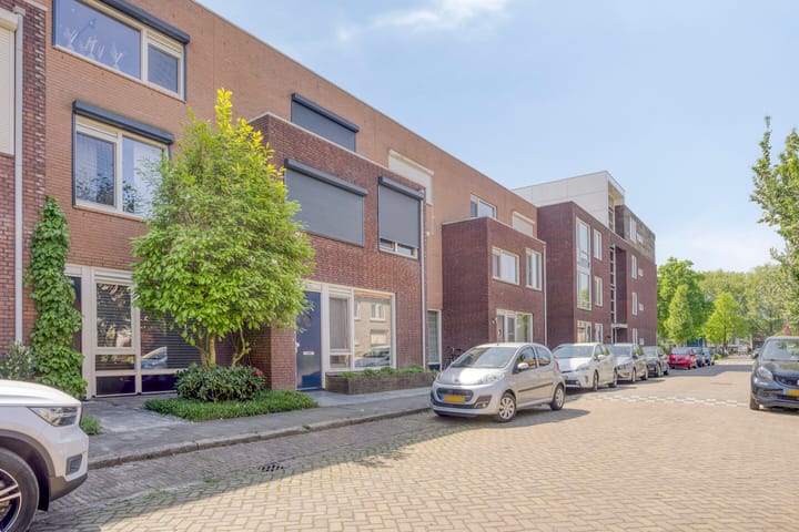 Foto 48 van van Erpstraat 56