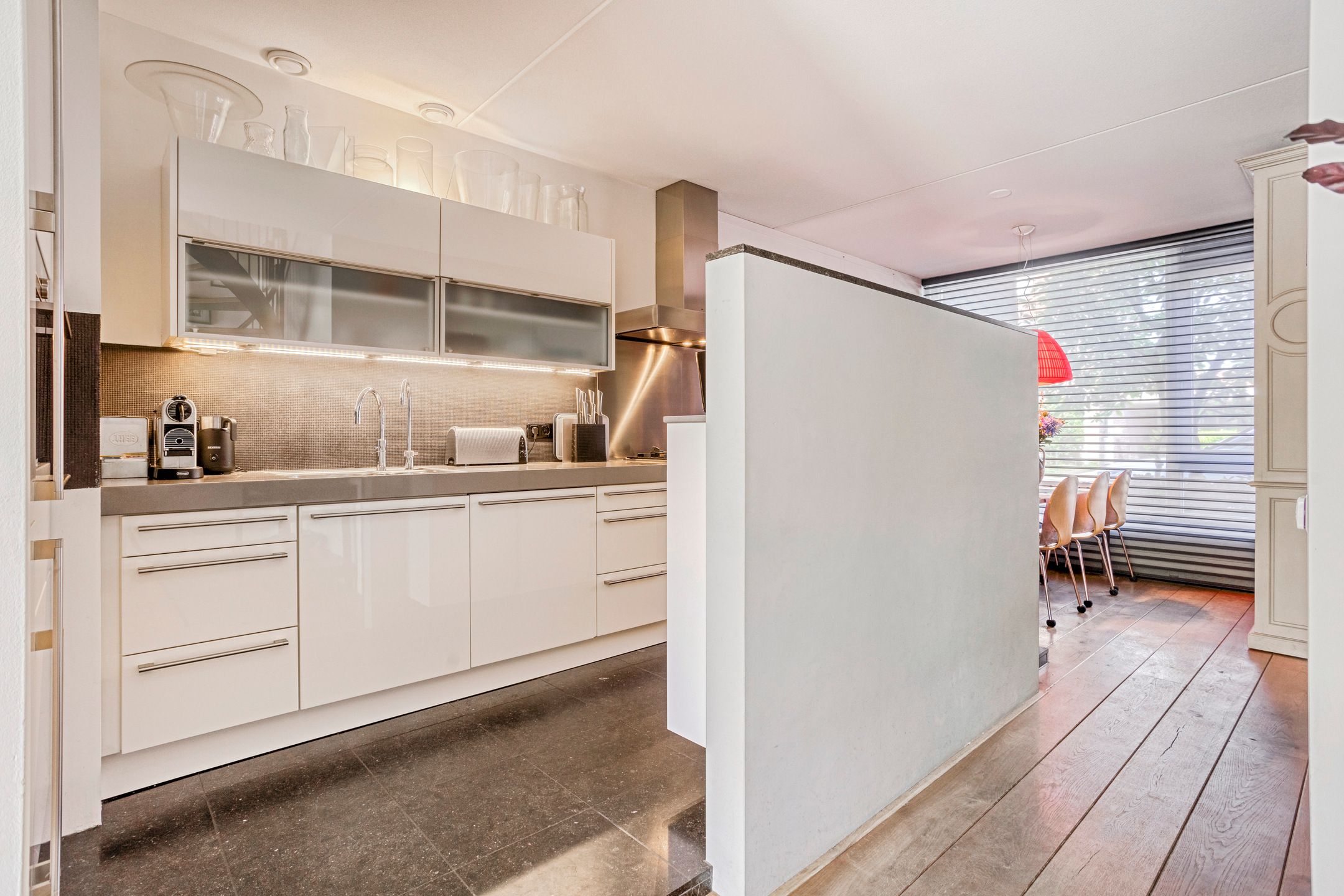 Foto 12 van van Erpstraat 56