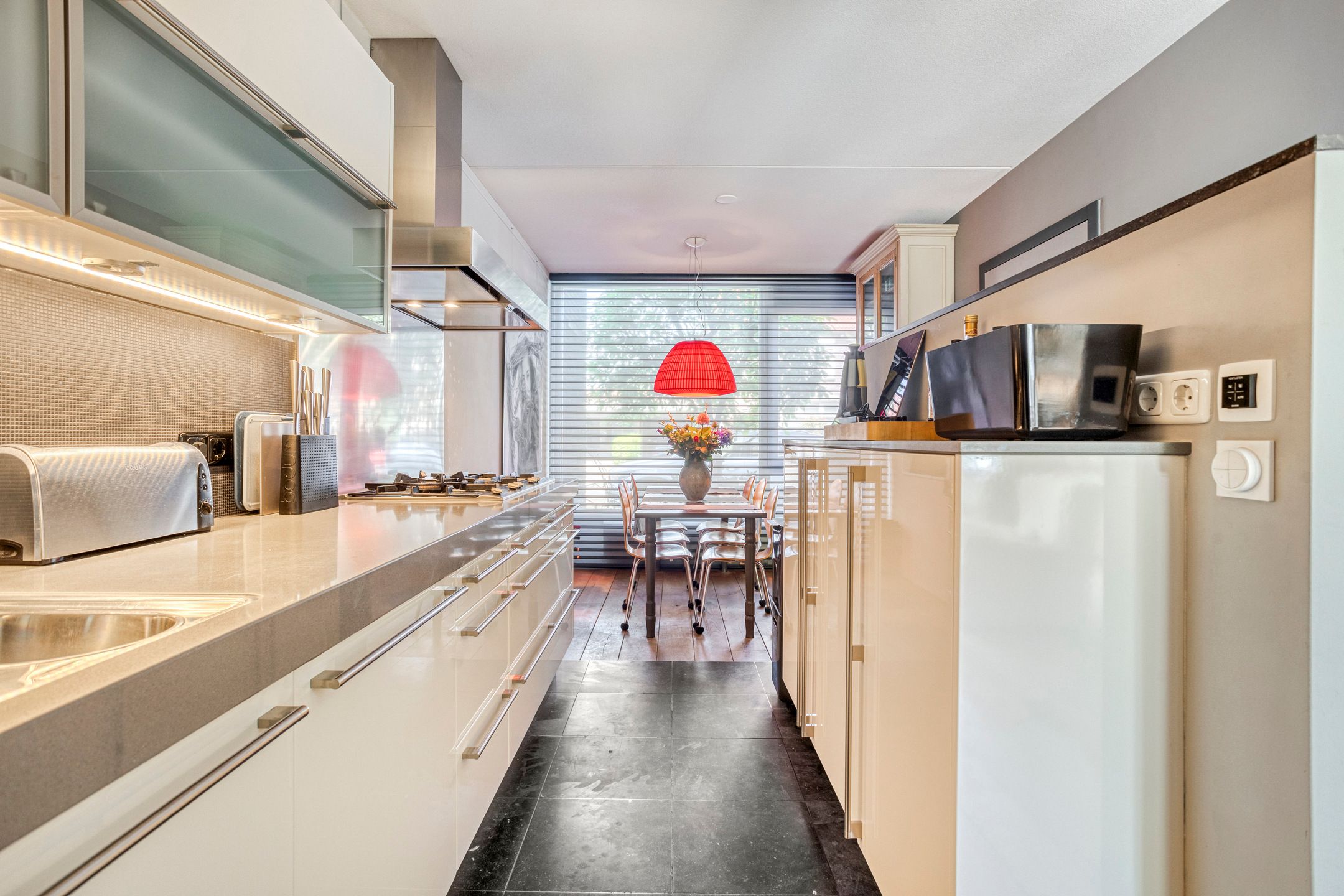 Foto 15 van van Erpstraat 56