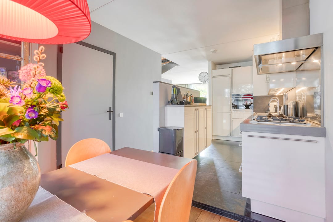 Foto 17 van van Erpstraat 56