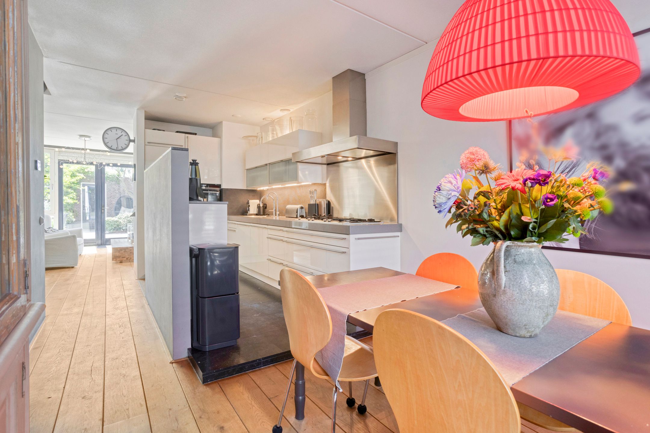 Foto 18 van van Erpstraat 56