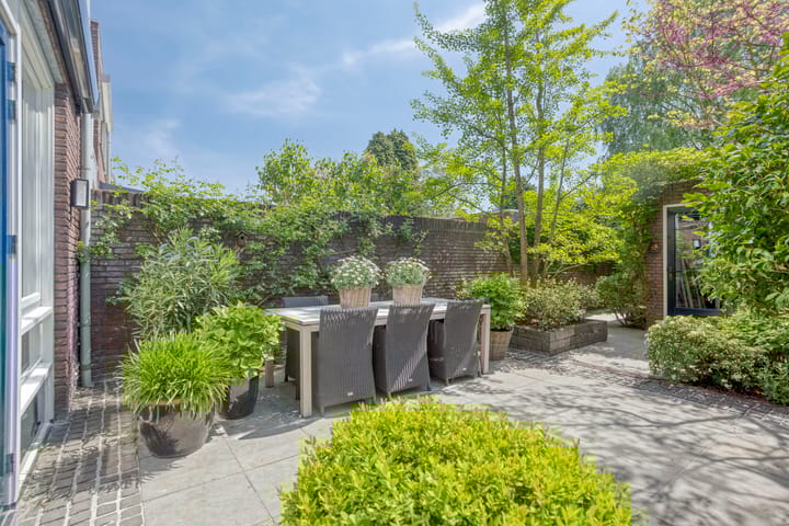 Foto 42 van van Erpstraat 56