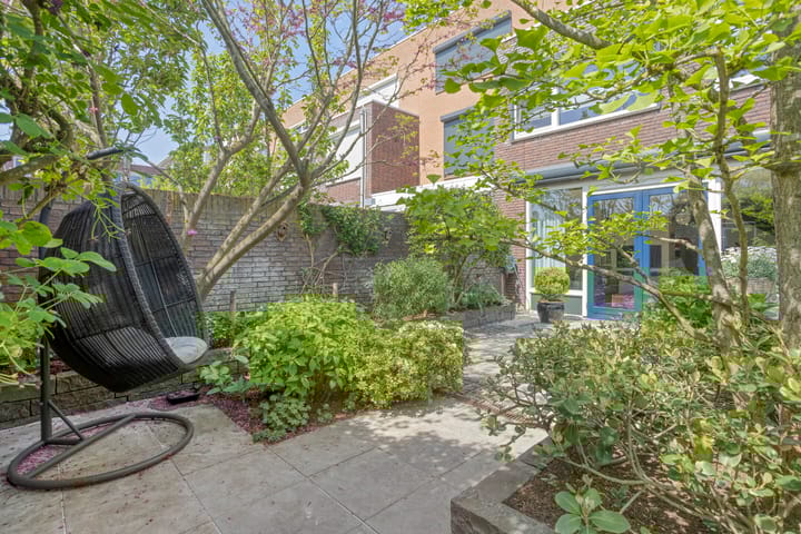 Foto 46 van van Erpstraat 56