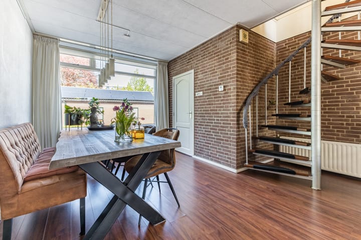 Foto 10 van Veenenburgerlaan 11