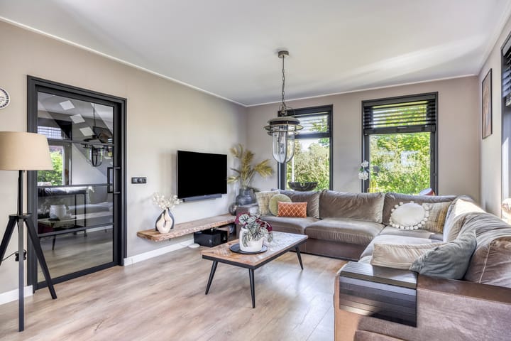 Foto 17 van Eelke Meinertswei 34