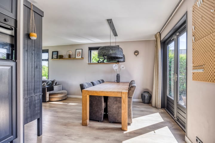 Foto 23 van Eelke Meinertswei 34