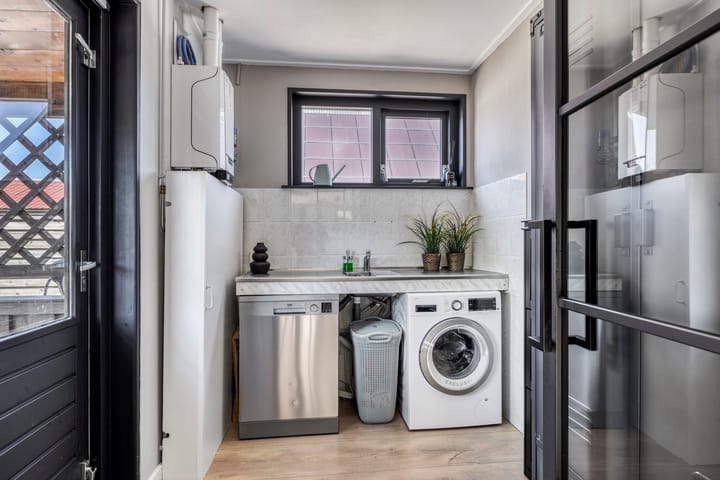 Foto 32 van Eelke Meinertswei 34