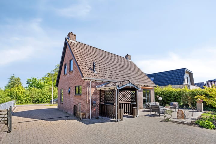 Foto 45 van Eelke Meinertswei 34