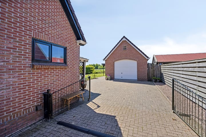 Foto 46 van Eelke Meinertswei 34