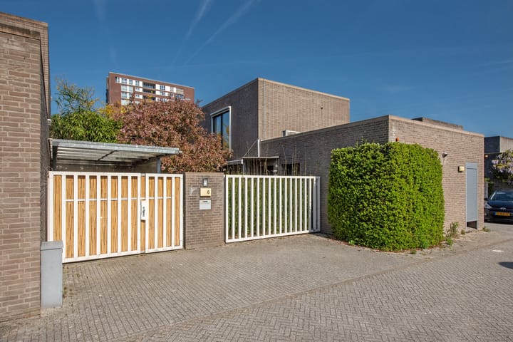 Photo 5 of Oostvoornestraat 6