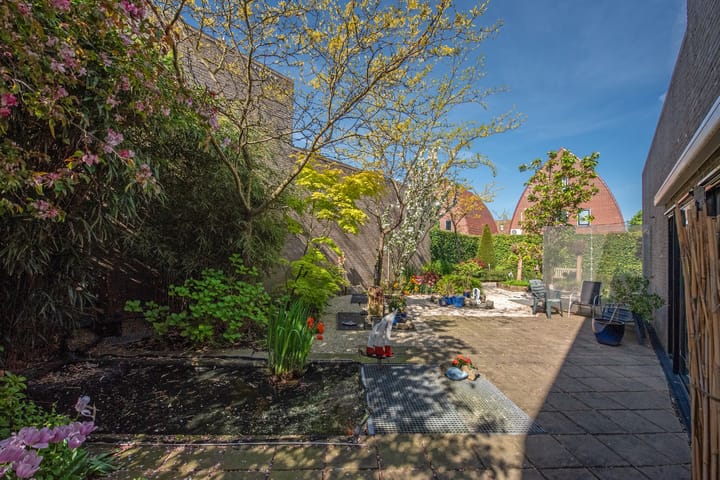 Photo 7 of Oostvoornestraat 6