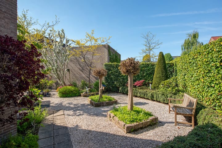 Photo 18 of Oostvoornestraat 6