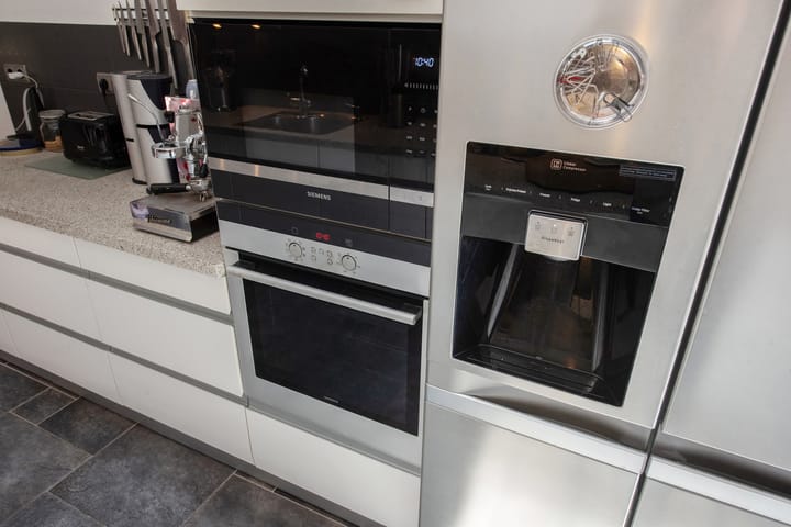 Photo 32 of Oostvoornestraat 6