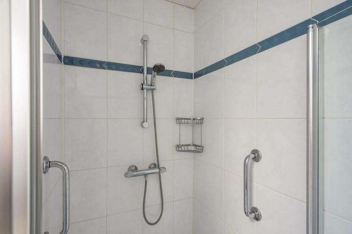 Photo 43 of Oostvoornestraat 6