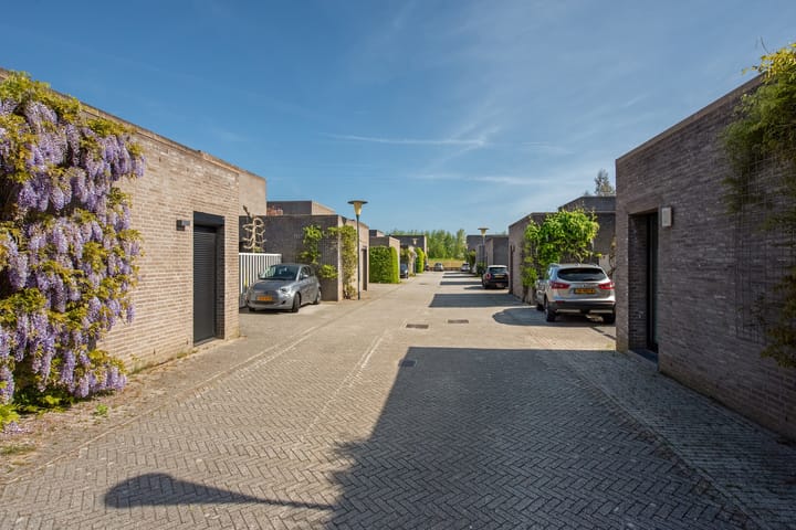 Photo 48 of Oostvoornestraat 6