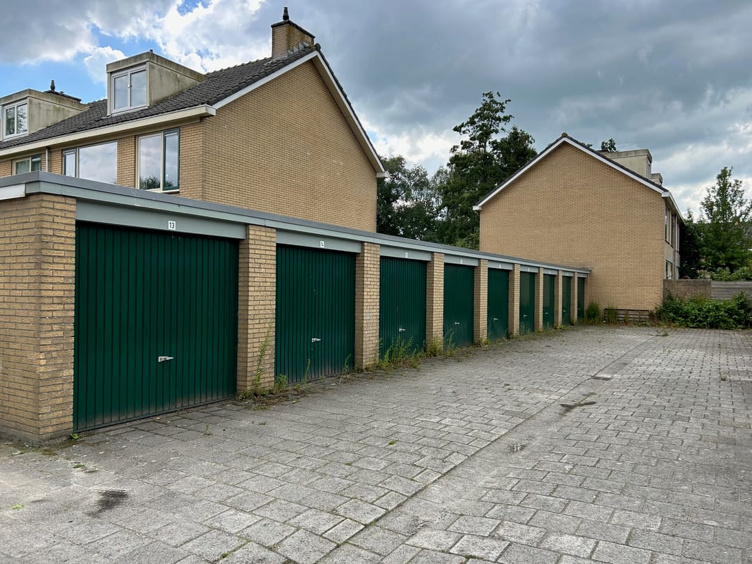 Foto 1 van Planetenlaan ong. 4 GARAGES