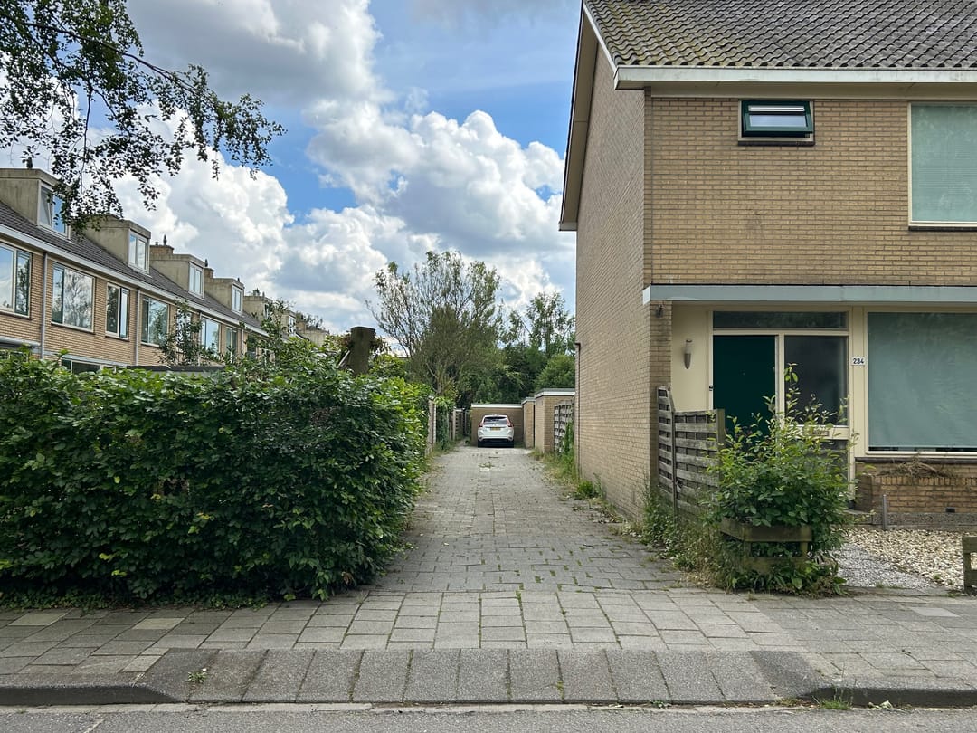 Foto 2 van Planetenlaan ong. 4 GARAGES