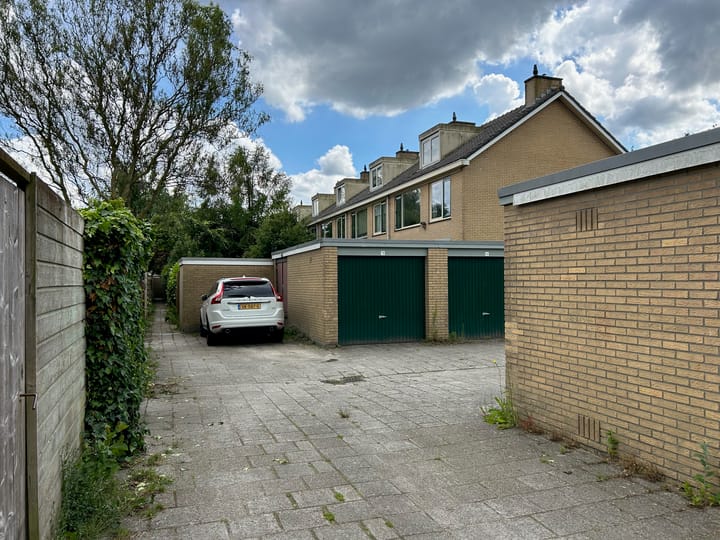 Foto 3 van Planetenlaan ong. 4 GARAGES