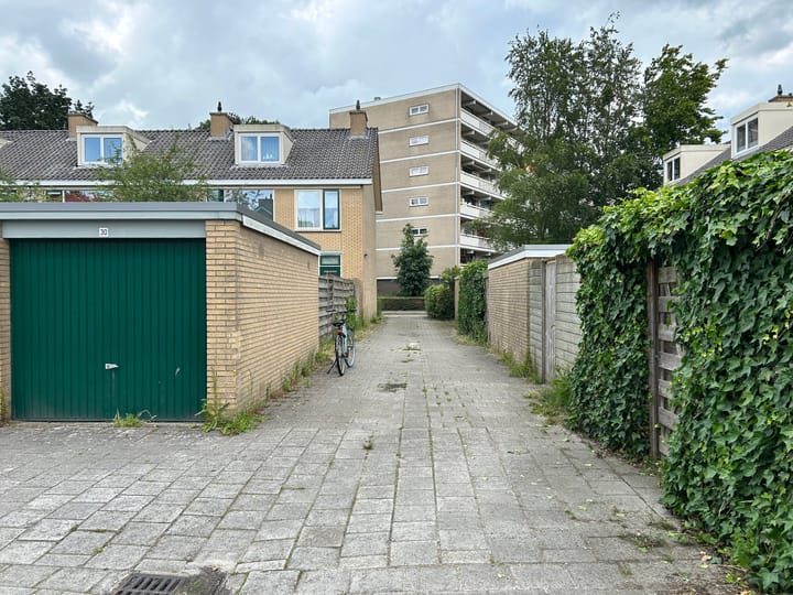 Foto 4 van Planetenlaan ong. 4 GARAGES