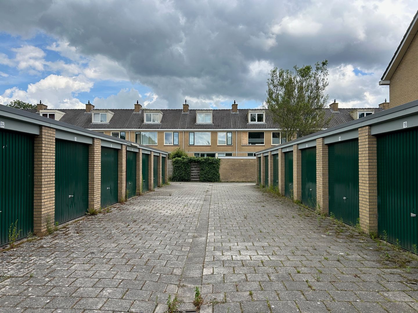 Foto 5 van Planetenlaan ong. 4 GARAGES