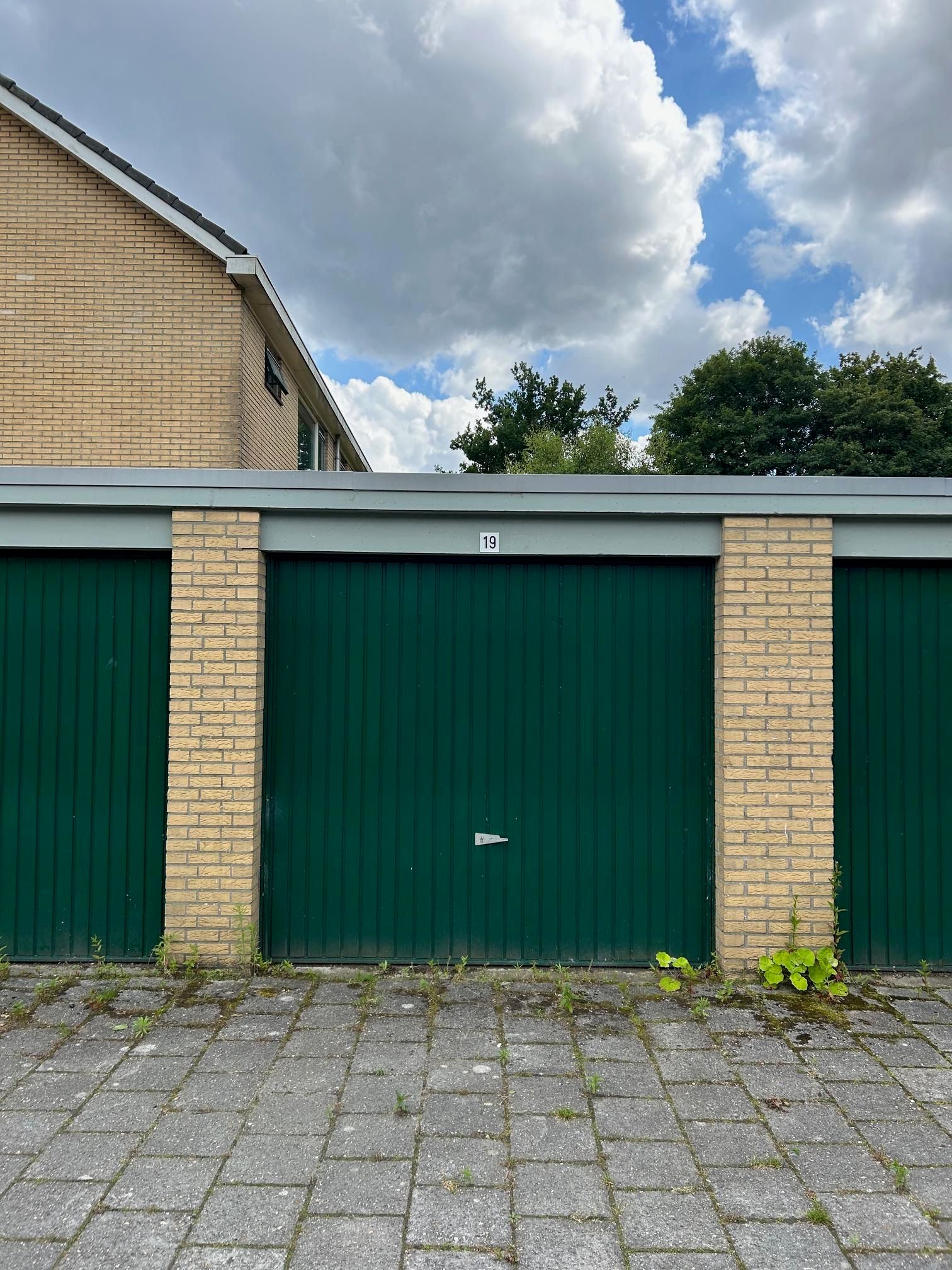 Foto 6 van Planetenlaan ong. 4 GARAGES