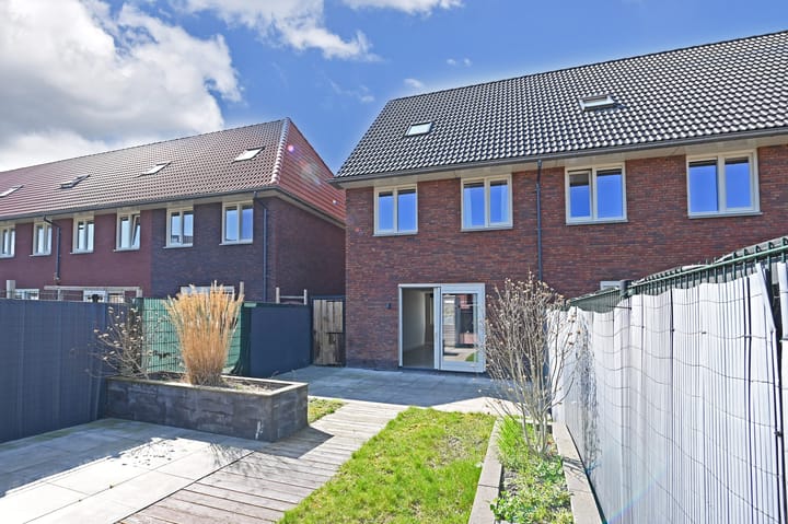 Foto 1 van Corry Brokkenstraat 30