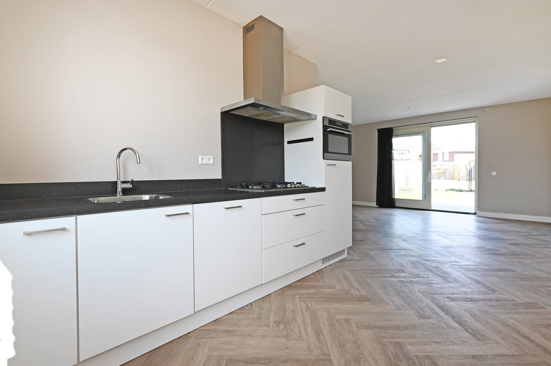 Photo 13 of Corry Brokkenstraat 30