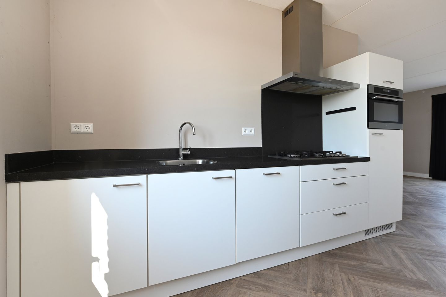 Photo 14 of Corry Brokkenstraat 30