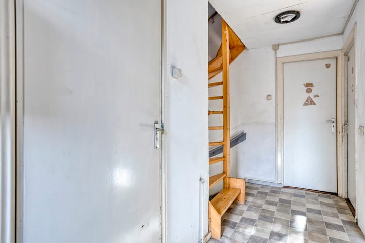 Photo 15 of Moerdijkstraat 2