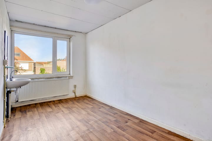 Photo 17 of Moerdijkstraat 2