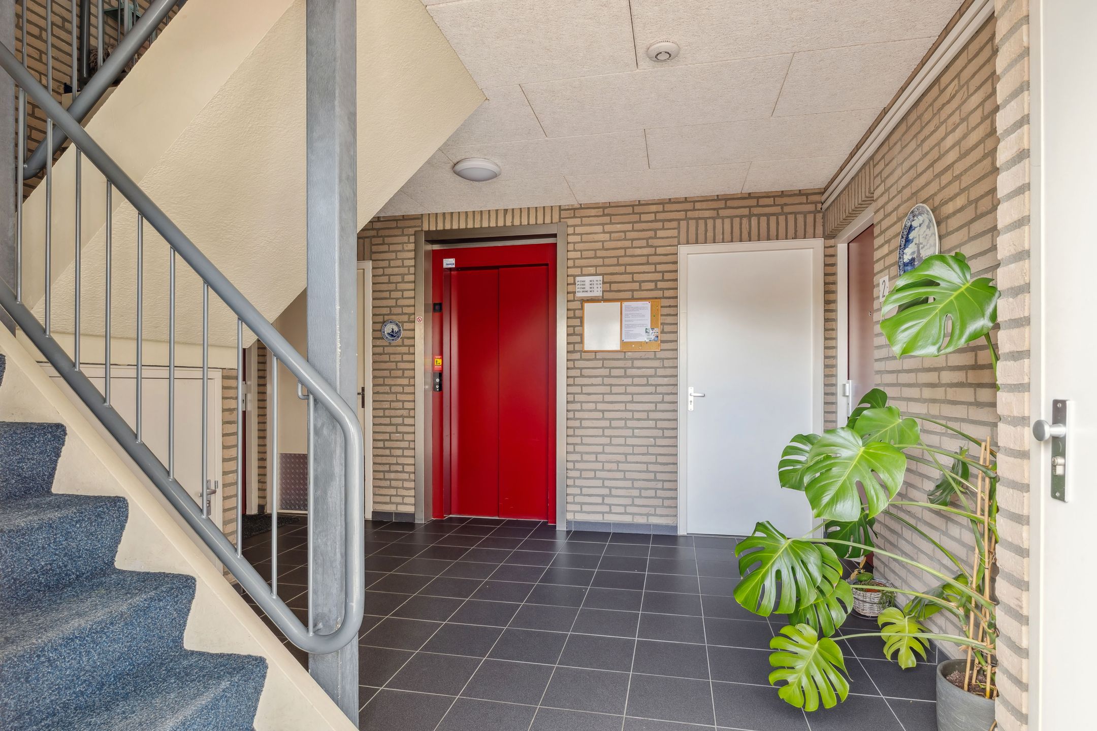 Foto 24 van Piet Petersstraat 10