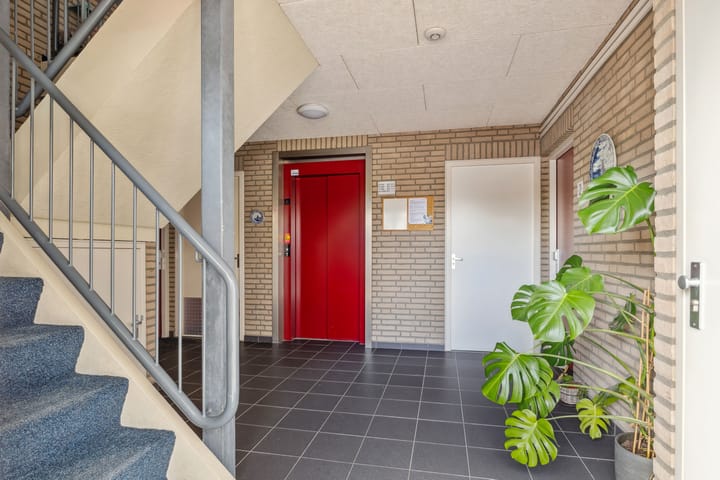 Foto 24 van Piet Petersstraat 10