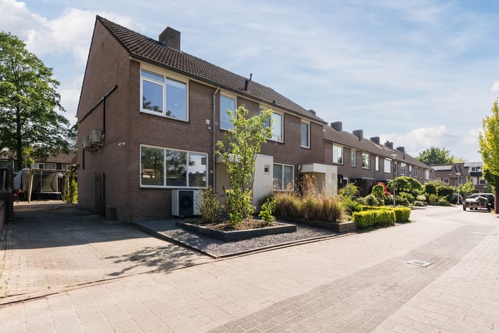 Turfstekerwei 18