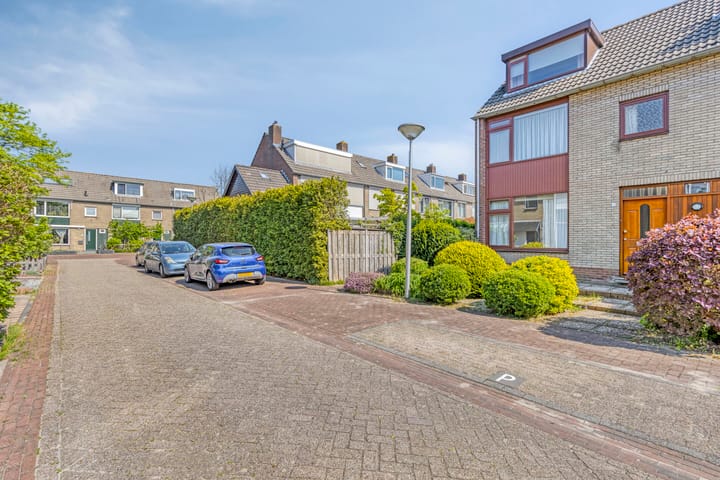 Foto 3 van Curielaan 1