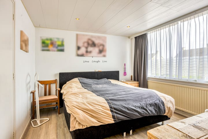 Foto 15 van Doctor Poelsstraat 14