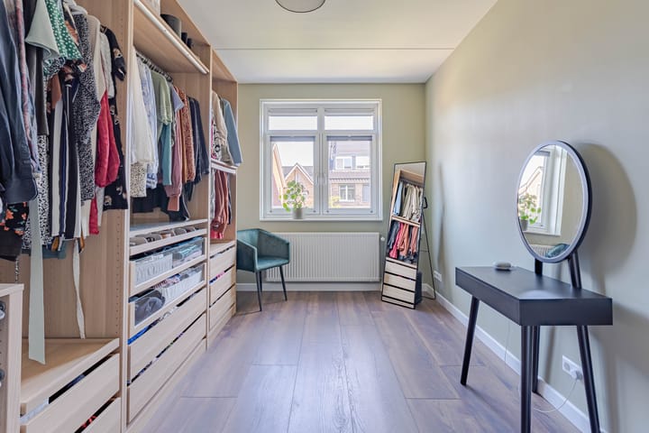 Photo 20 of Wilgenroos 29