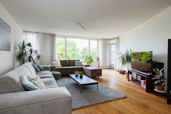 Foto 10 van James Stewartstraat 72