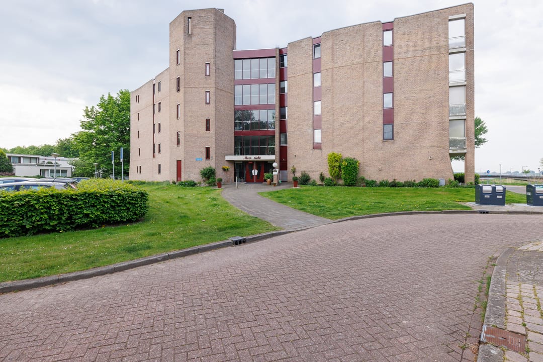 Foto 32 van James Stewartstraat 72